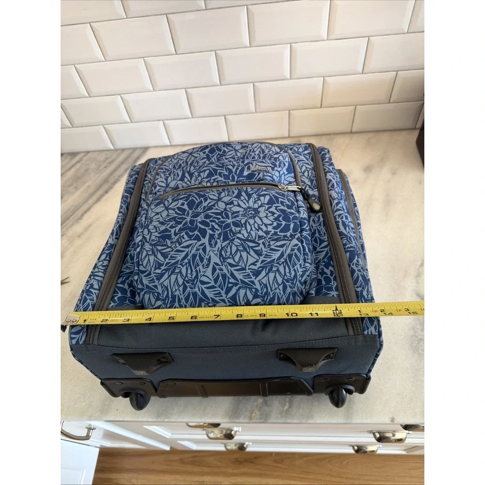 LL Bean Rolling Tote Excellent Condition OLA007